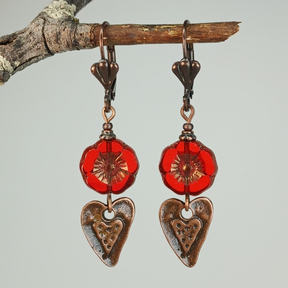 HAND CRAFTED Red Artisan Glass Flower Copper Heart Earrings Boho Vintage Style - Picture 3 of 5